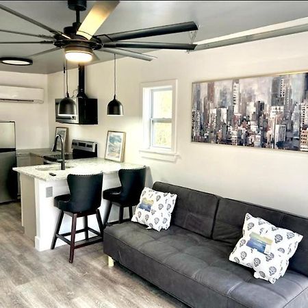 Romantic Chapel Hill Retreat For Two 호텔 외부 사진