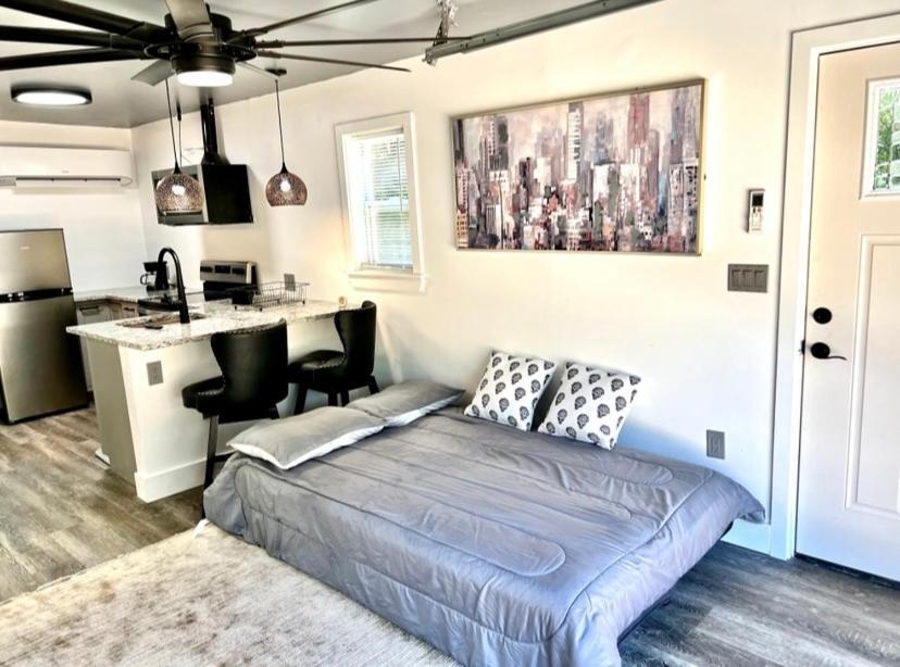 Romantic Chapel Hill Retreat For Two 호텔 외부 사진